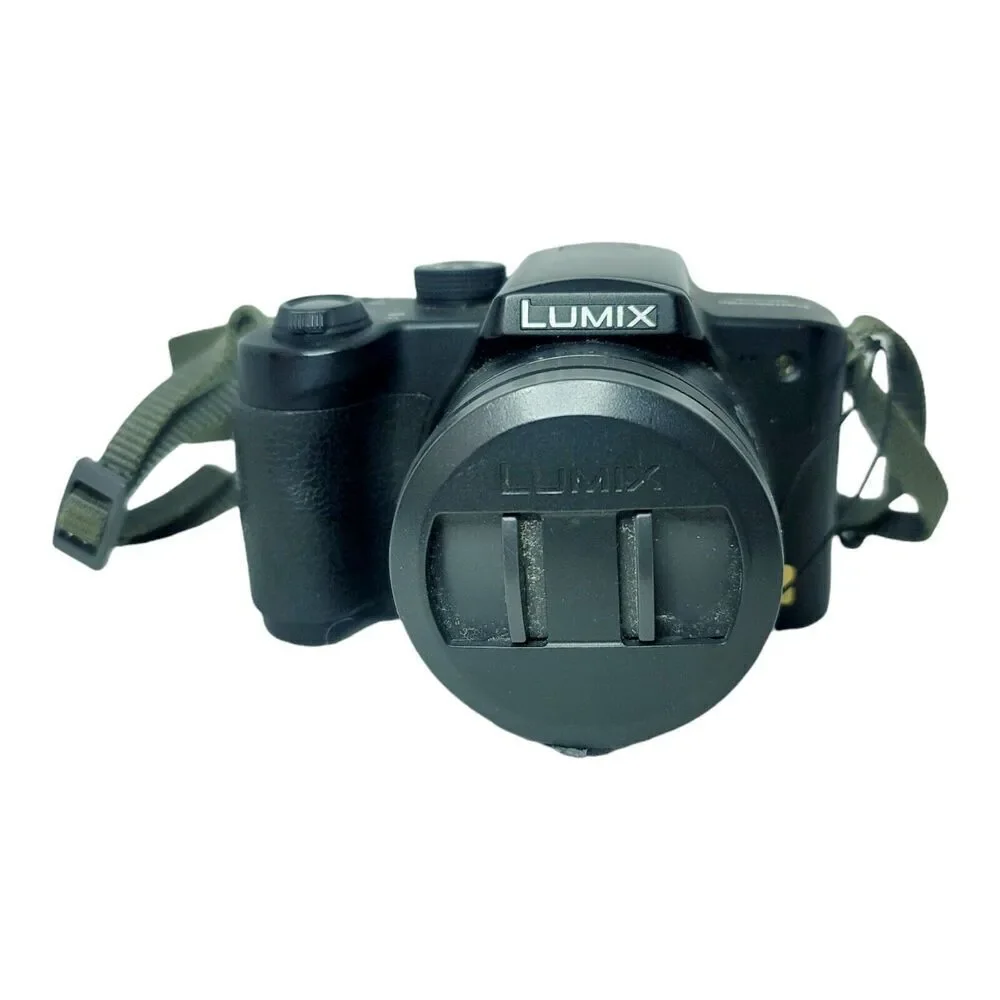 Panasonic LUMIX DMC-FZ5 5.0MP Digital Camera W/ Extra Battery‎ and Charger Works